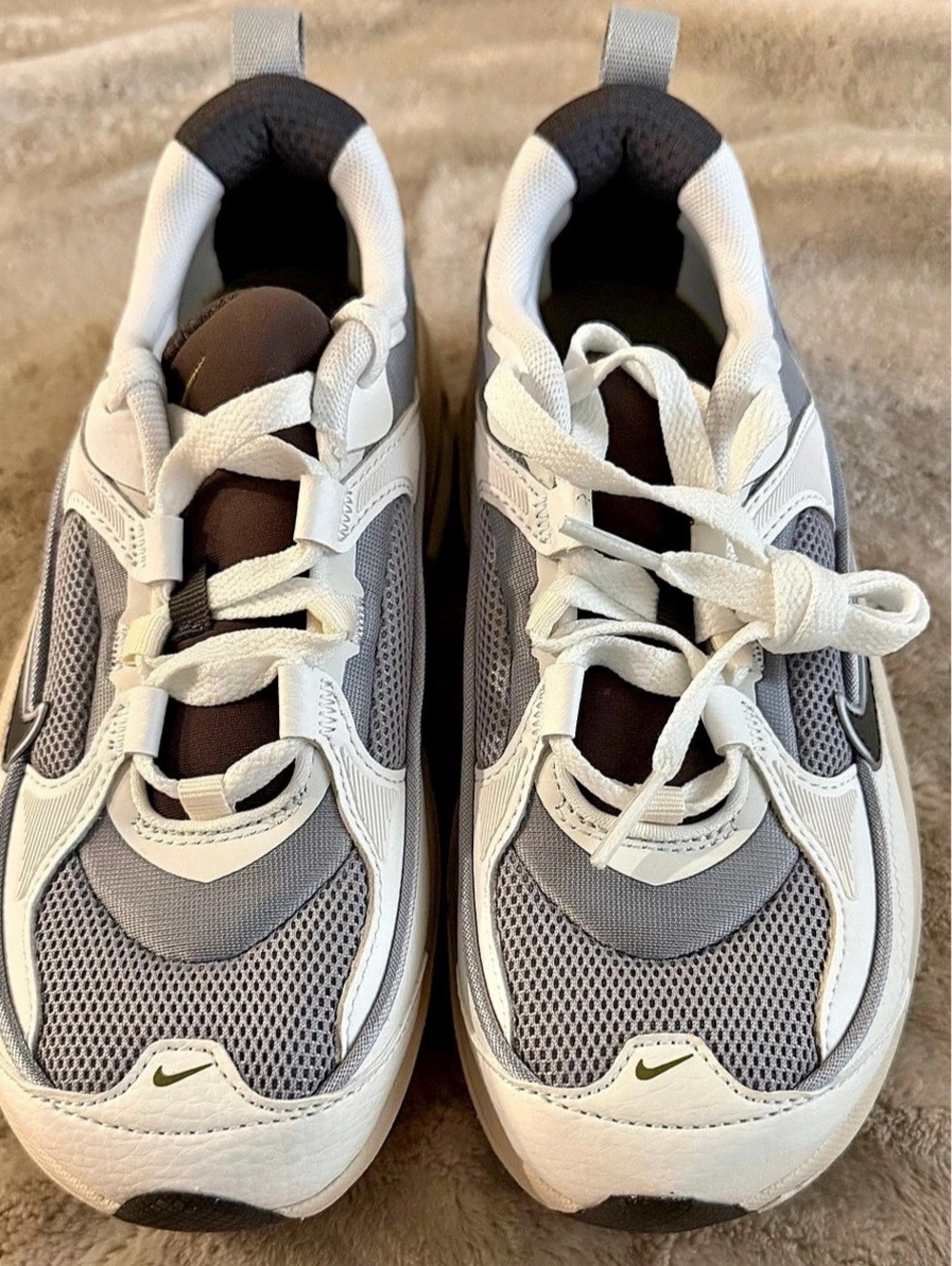 Nike Air Max 90 Women's White & Gray Sneakers US 5.5 - Picture 2 of 5